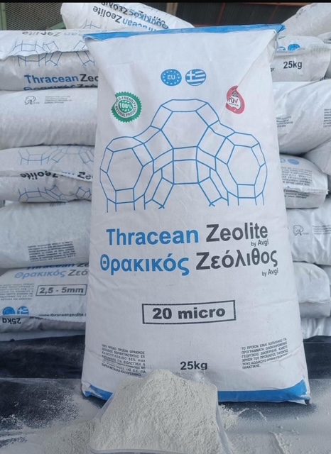 Micronised zeolite foliar spray on citrus trees (1)